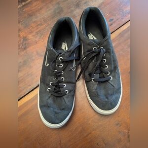 Nike Men's Black GTS